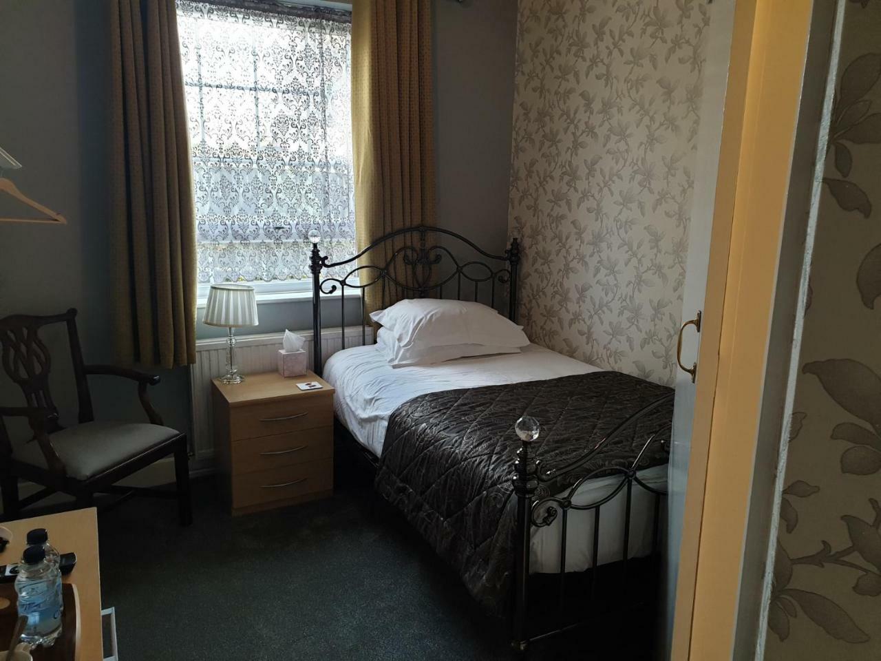 לאות' The Beaumont Accommodation מראה חיצוני תמונה